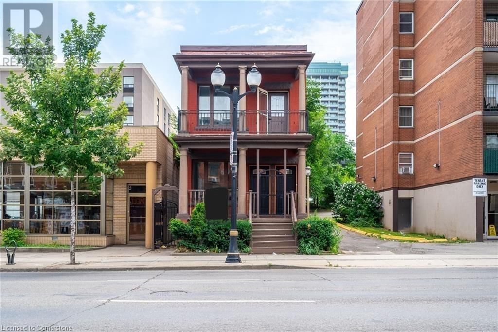Upper - 241 KING STREET WEST Image 1