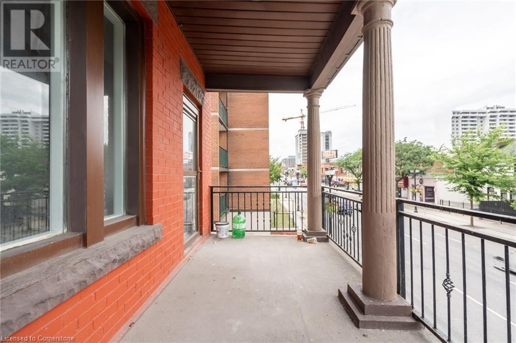 Upper - 241 KING STREET WEST Image 10