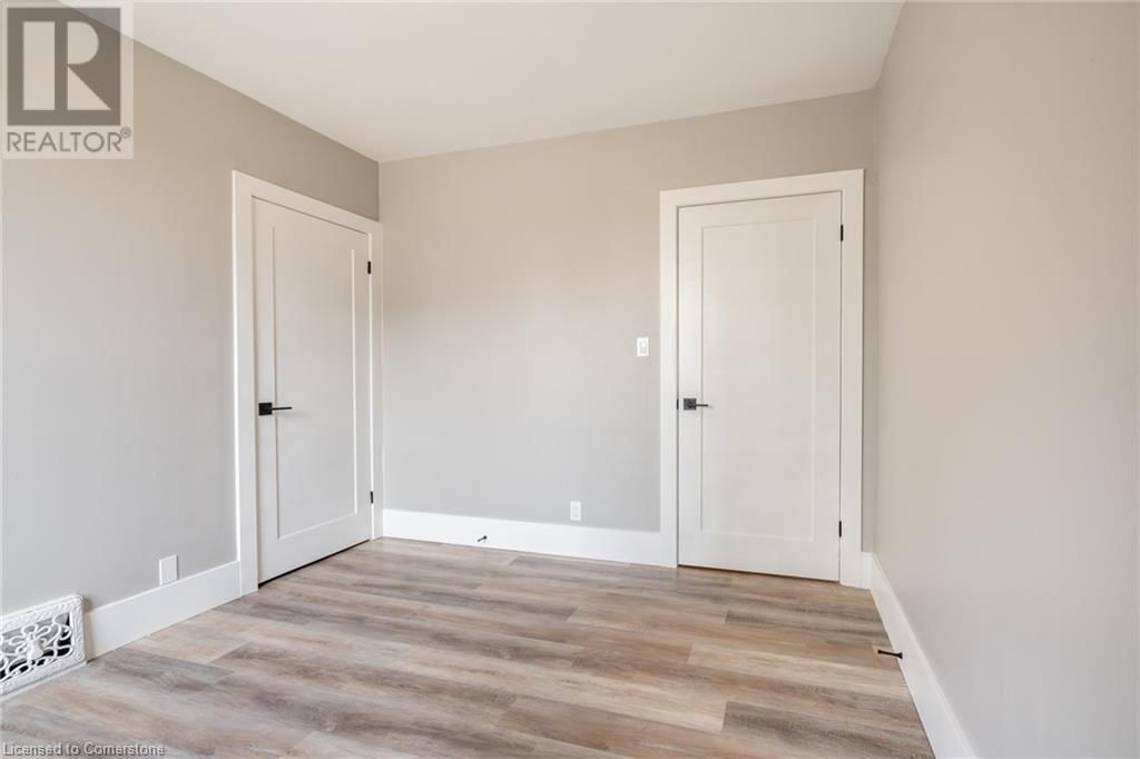Upper - 241 KING STREET WEST Image 7