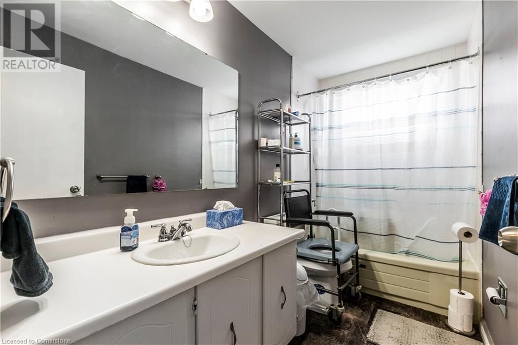75 SEKURA CRESCENT Image 12