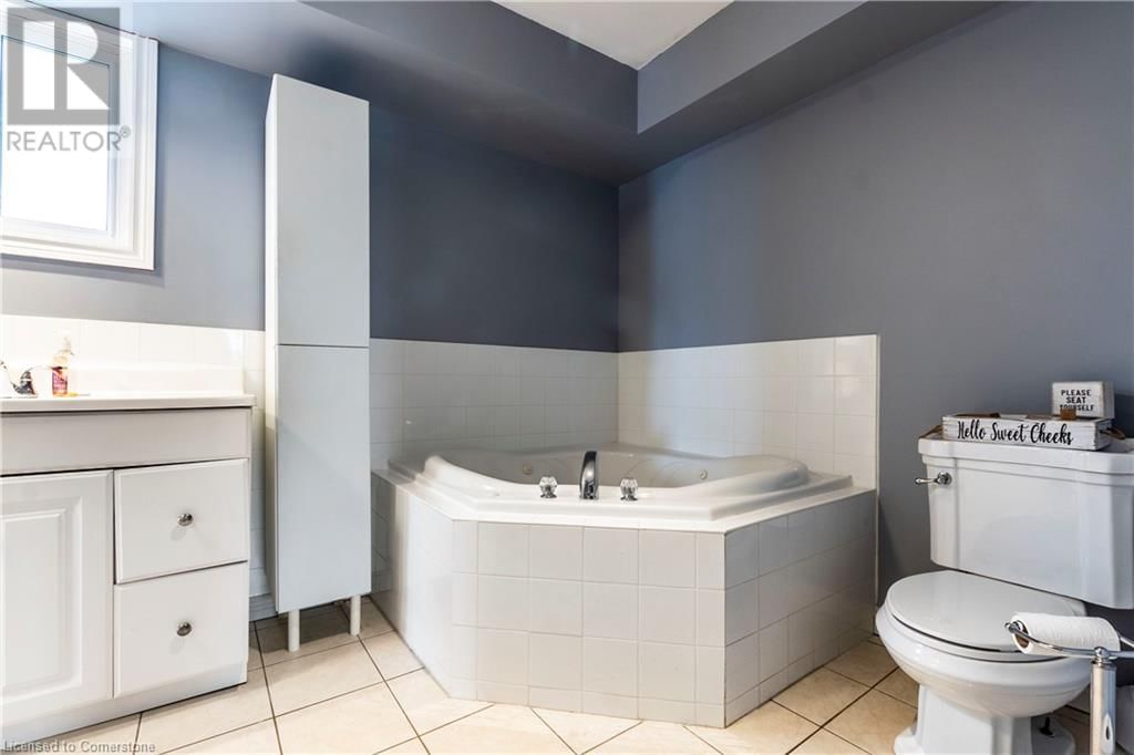 75 SEKURA CRESCENT Image 17