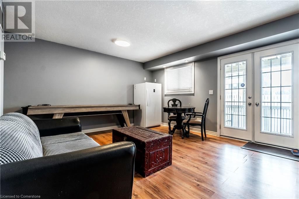 75 SEKURA CRESCENT Image 18