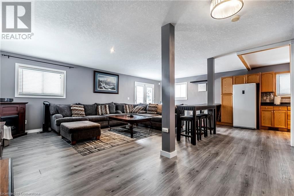 75 SEKURA CRESCENT Image 19