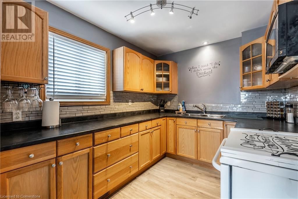 75 SEKURA CRESCENT Image 25