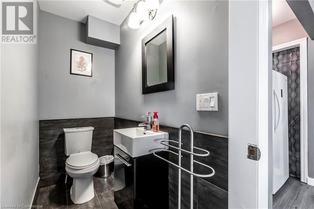 75 SEKURA CRESCENT Image 26