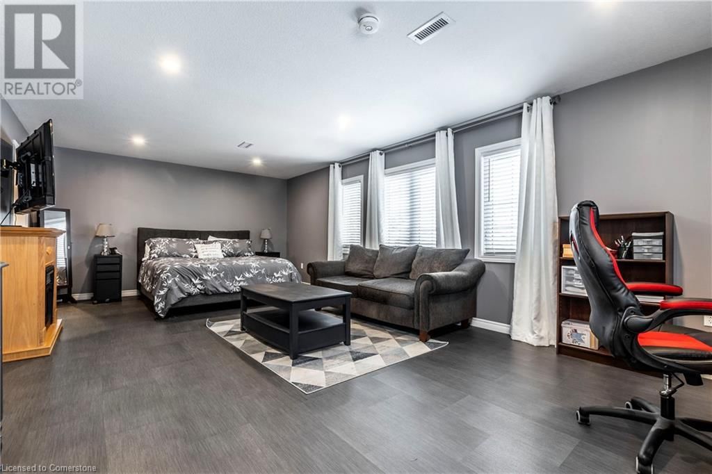75 SEKURA CRESCENT Image 29