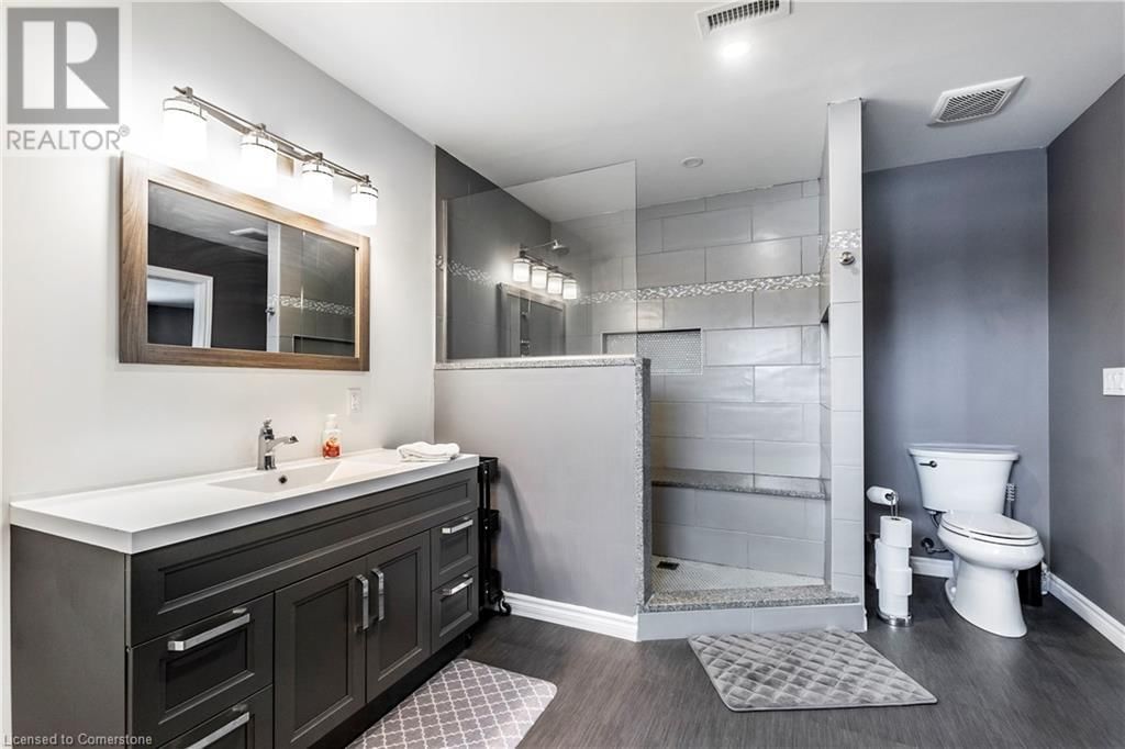 75 SEKURA CRESCENT Image 33