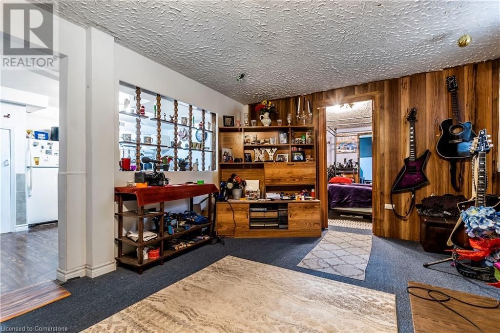 75 SEKURA CRESCENT Image 36