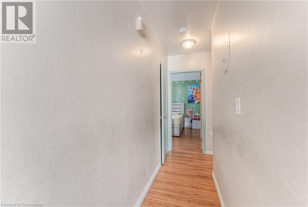 486 HIGHLAND ROAD EAST Image 16