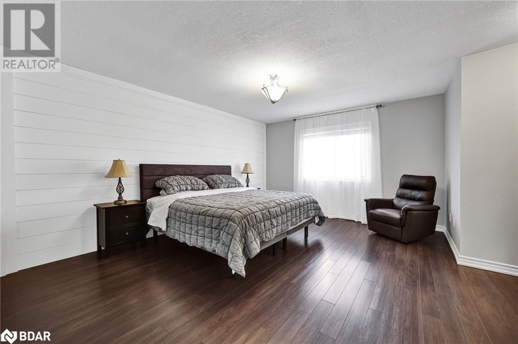 13 KAYLA CRESCENT Image 18