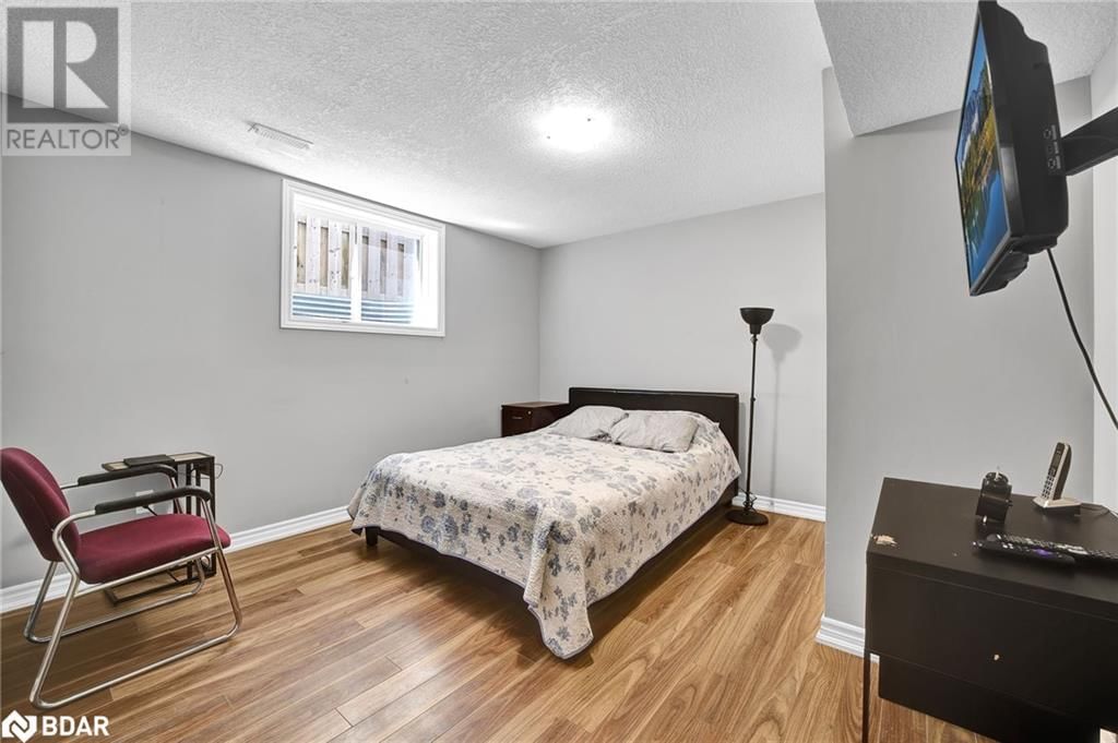 13 KAYLA CRESCENT Image 26