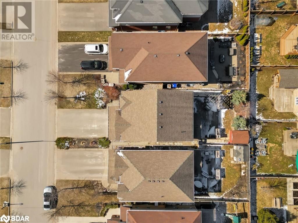 13 KAYLA CRESCENT Image 39