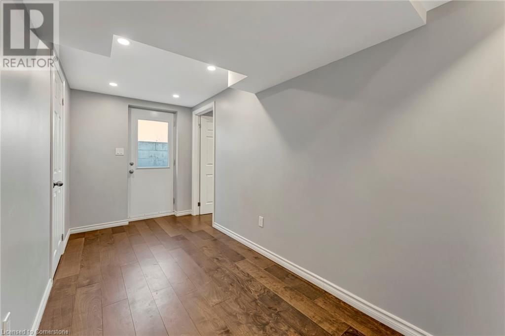 16 GAILMOUNT COURT Image 20