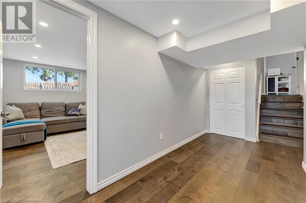 16 GAILMOUNT COURT Image 21