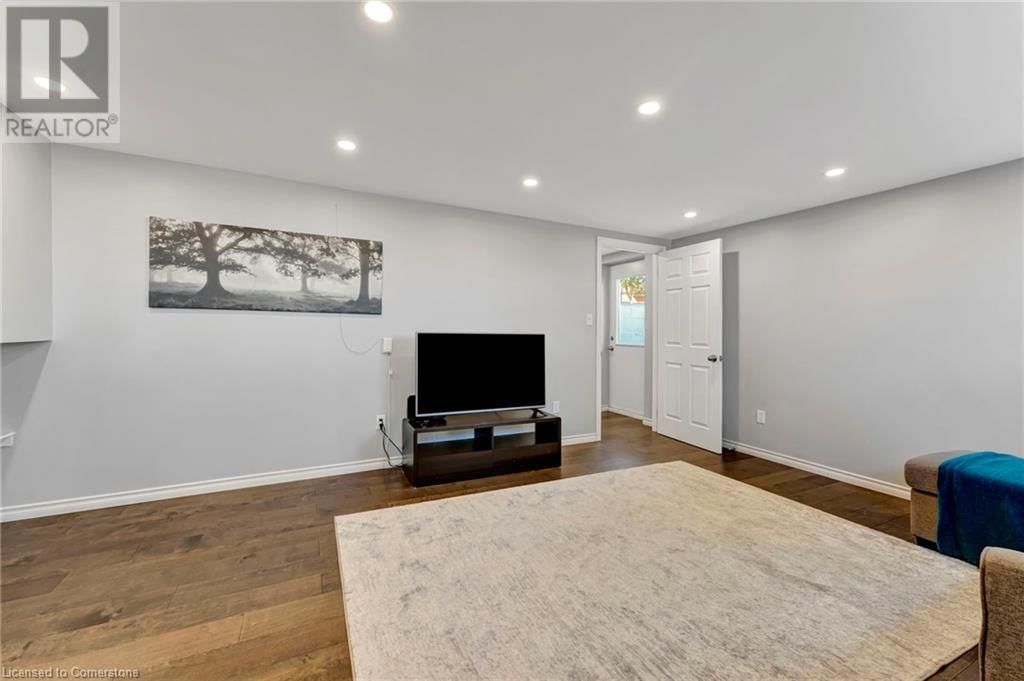 16 GAILMOUNT COURT Image 23