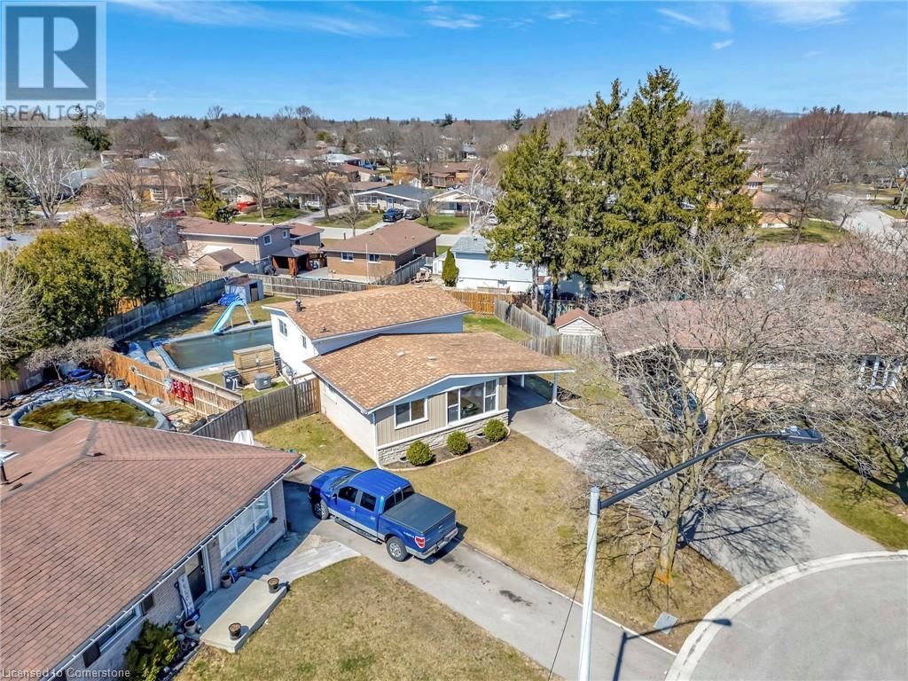 16 GAILMOUNT COURT Image 32