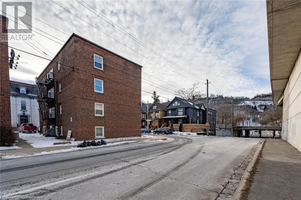 3 WEBBER AVENUE Image 32
