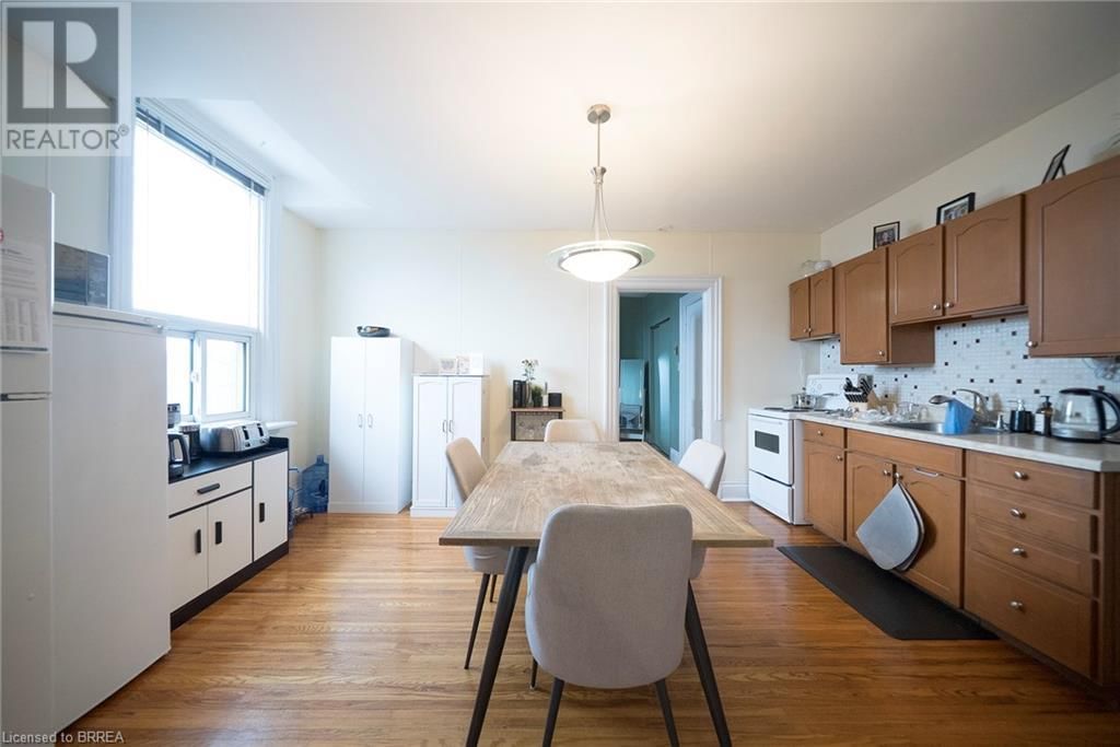 142 GRAND RIVER STREET NORTH Image 20