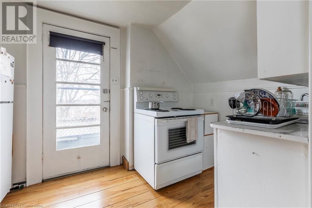 402 DUNDURN STREET SOUTH Image 24