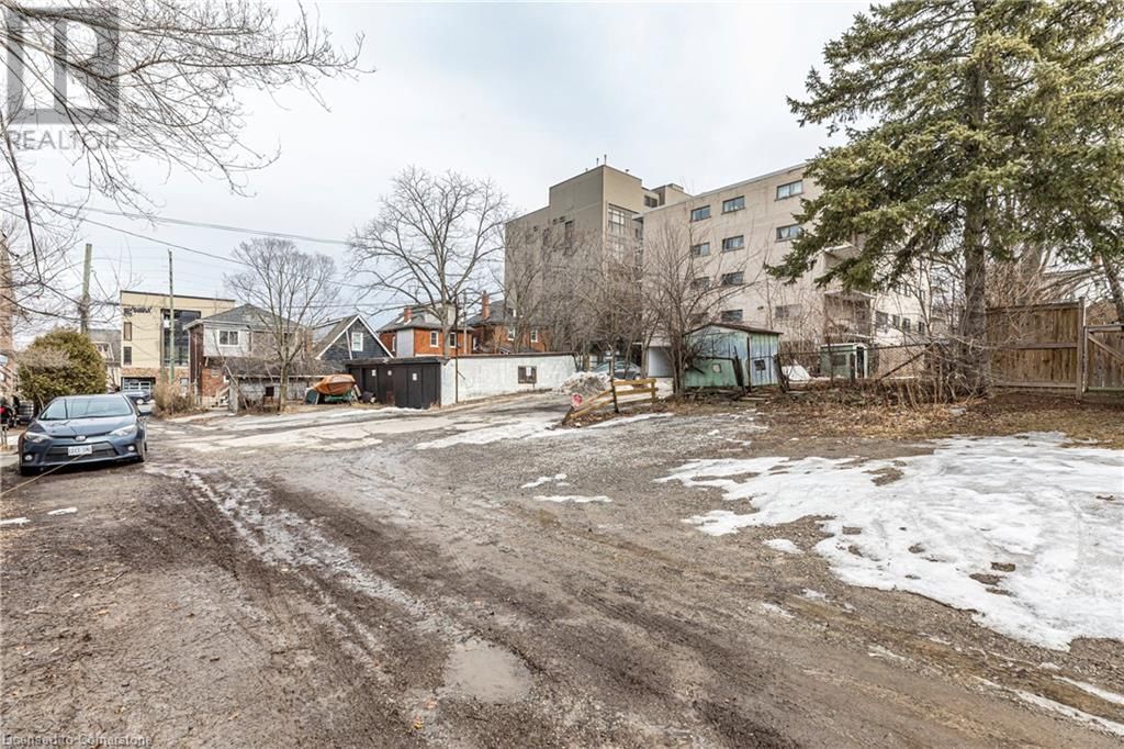 402 DUNDURN STREET SOUTH Image 39