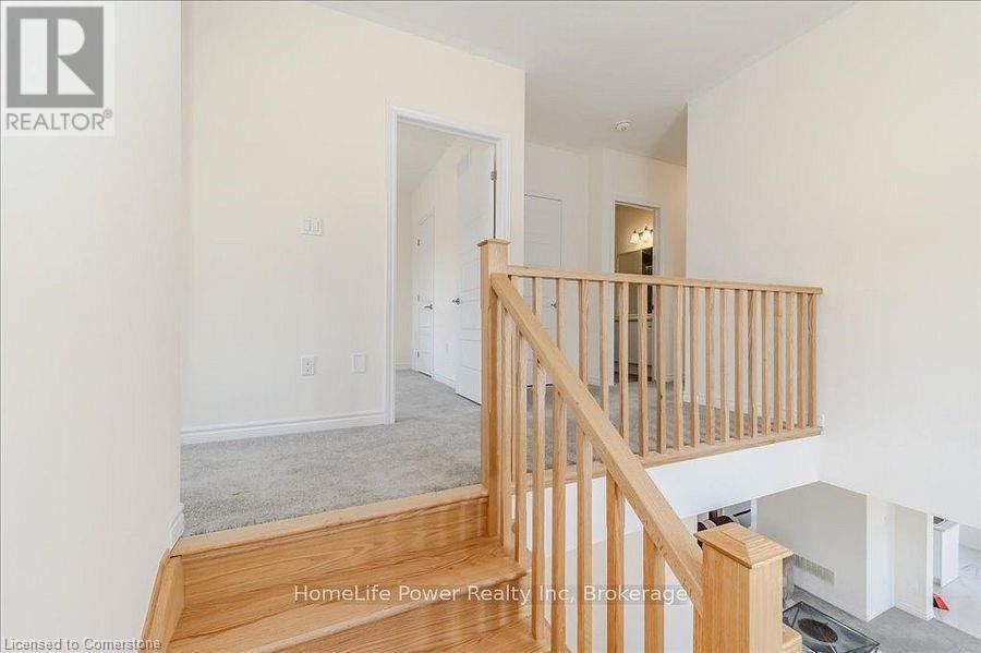 35 HITCHMAN STREET Image 11