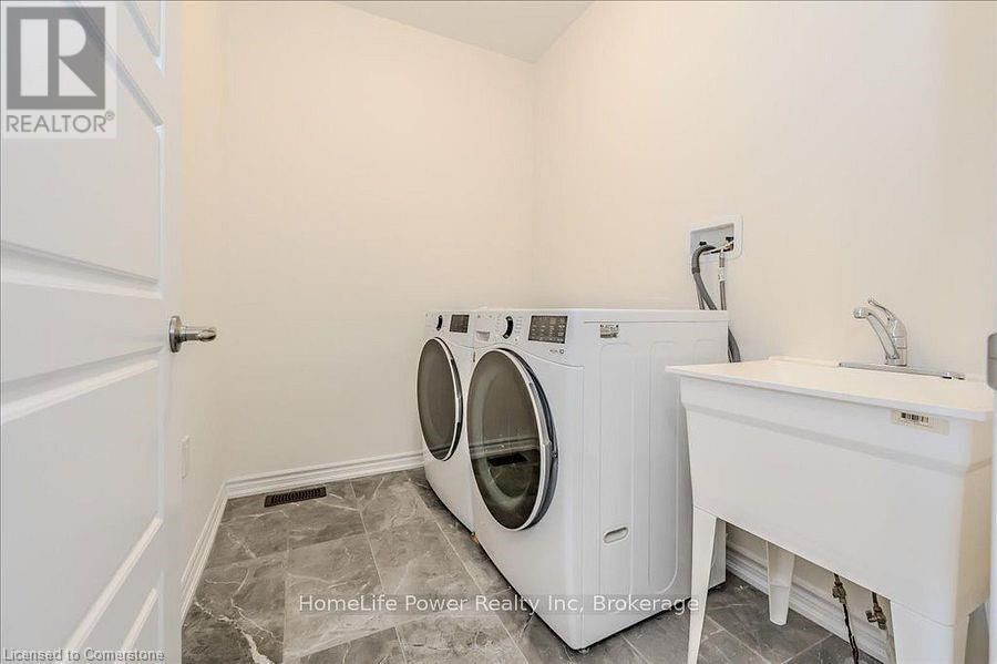 35 HITCHMAN STREET Image 22