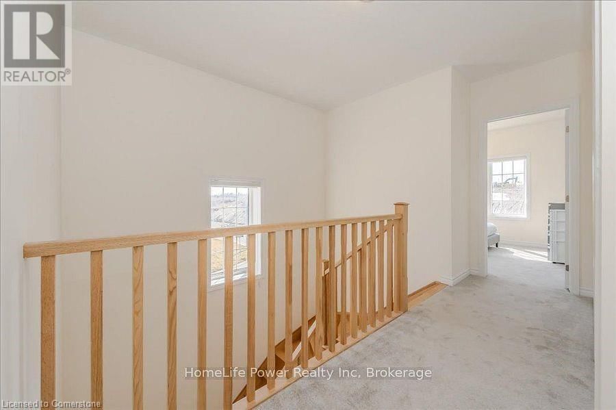 35 HITCHMAN STREET Image 24