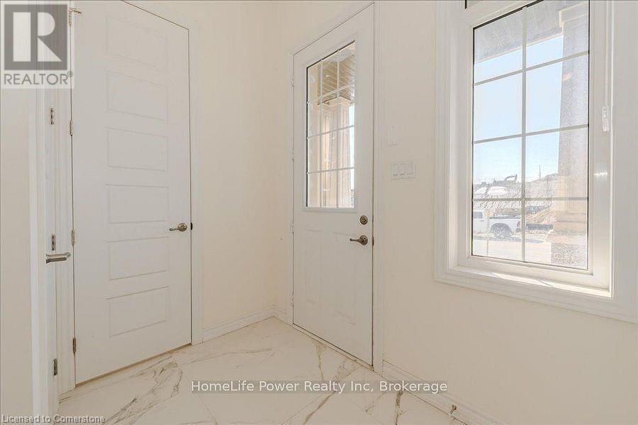 35 HITCHMAN STREET Image 26