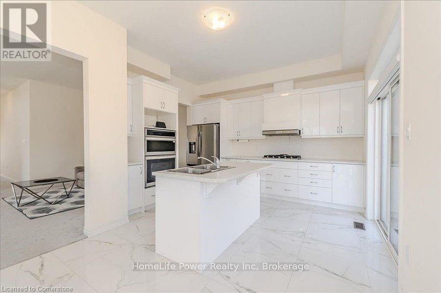 35 HITCHMAN STREET Image 29