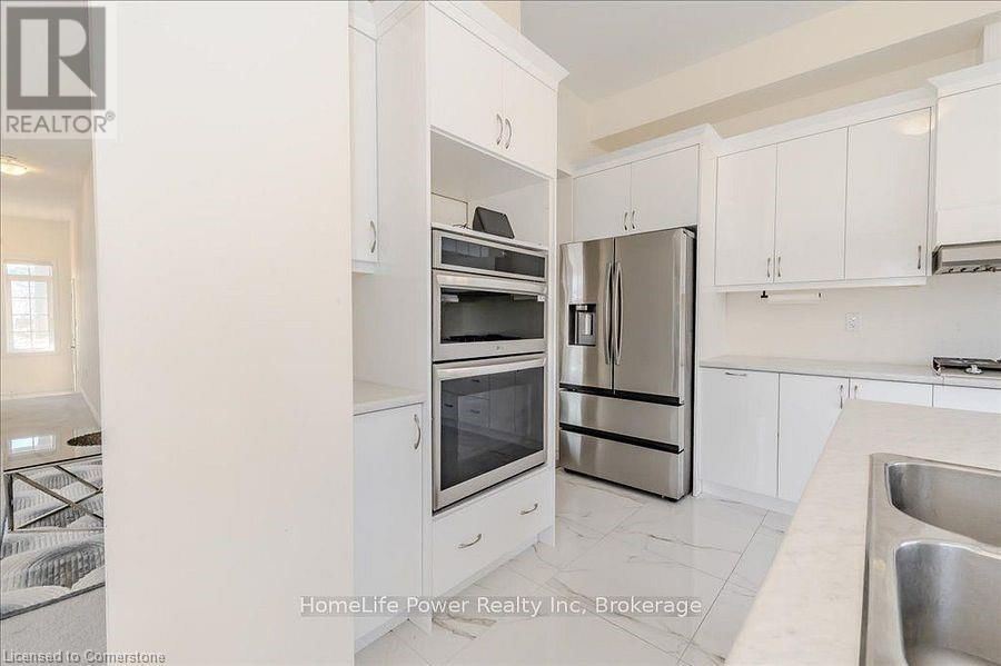 35 HITCHMAN STREET Image 37