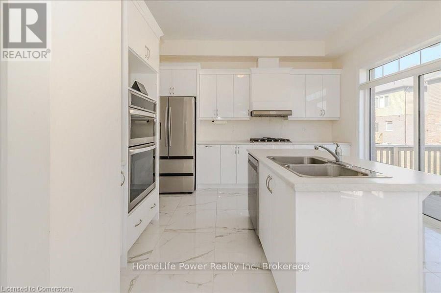 35 HITCHMAN STREET Image 7