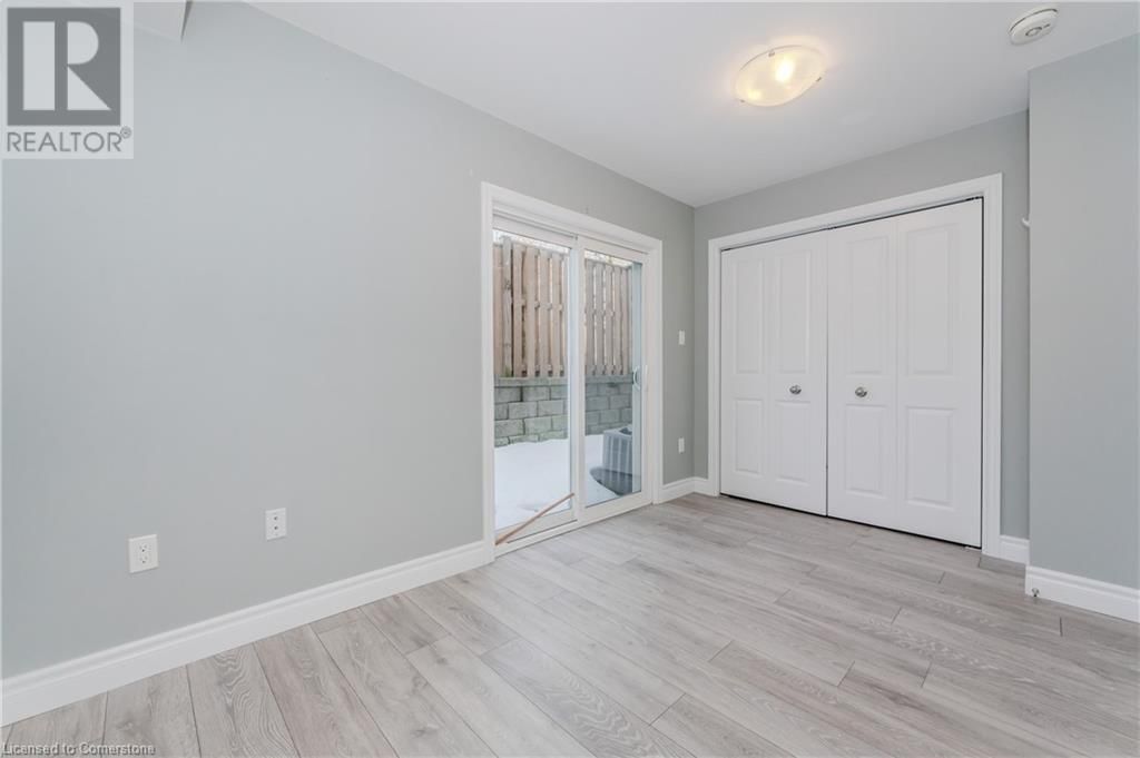 11 - 122 COURTLAND AVENUE EAST Image 12