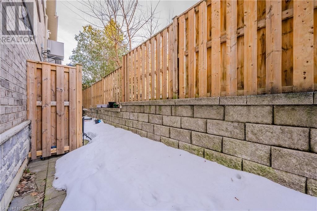 11 - 122 COURTLAND AVENUE EAST Image 17