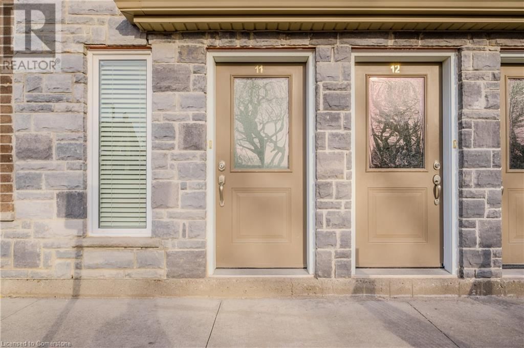 11 - 122 COURTLAND AVENUE EAST Image 3