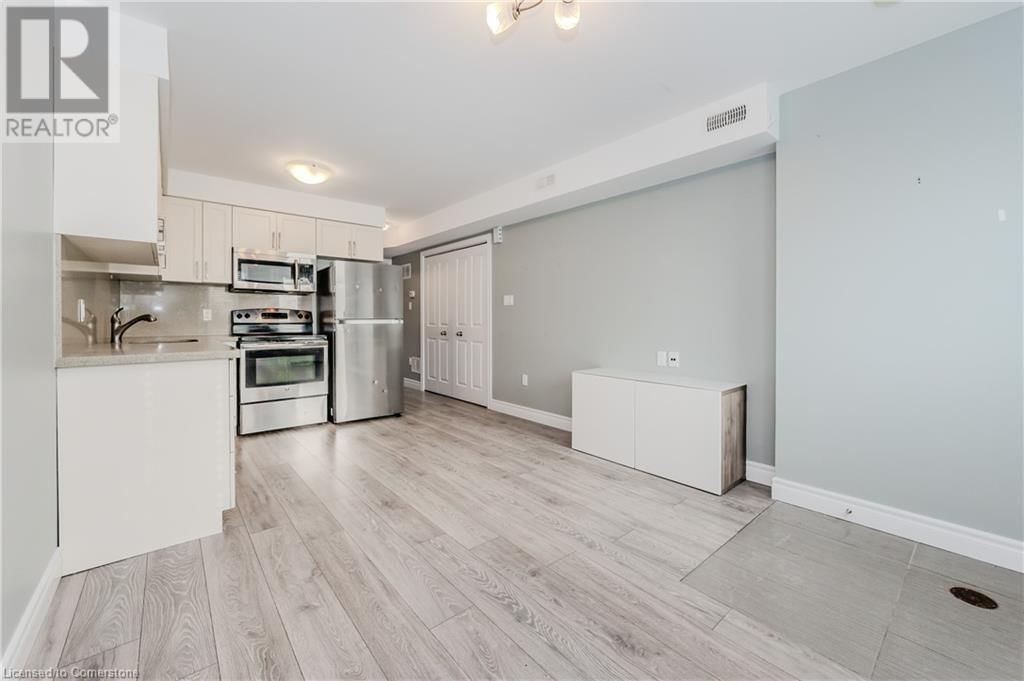 11 - 122 COURTLAND AVENUE EAST Image 6