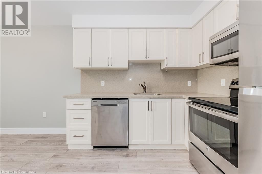 11 - 122 COURTLAND AVENUE EAST Image 8