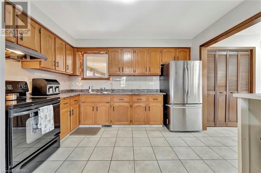 18 SPRUCEHILL DRIVE Image 10