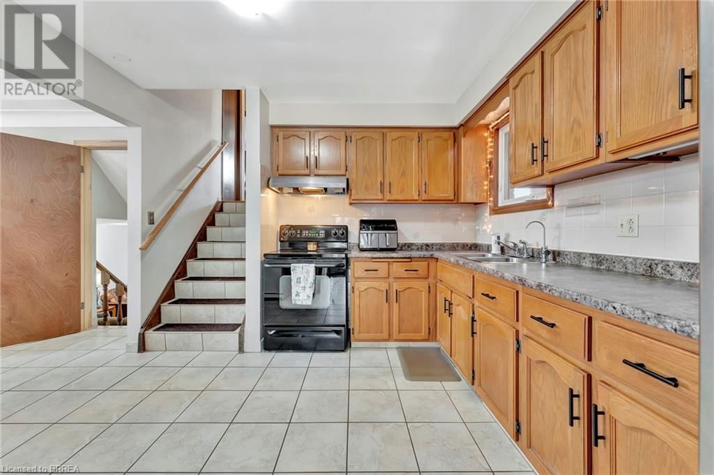 18 SPRUCEHILL DRIVE Image 11