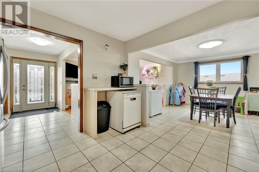 18 SPRUCEHILL DRIVE Image 12