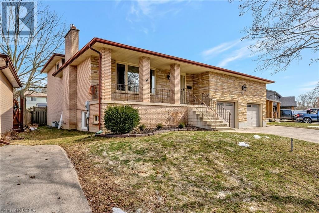 18 SPRUCEHILL DRIVE Image 2