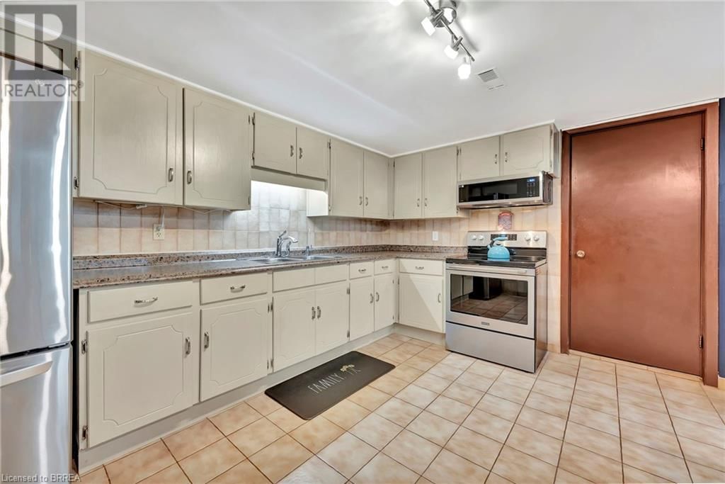 18 SPRUCEHILL DRIVE Image 28