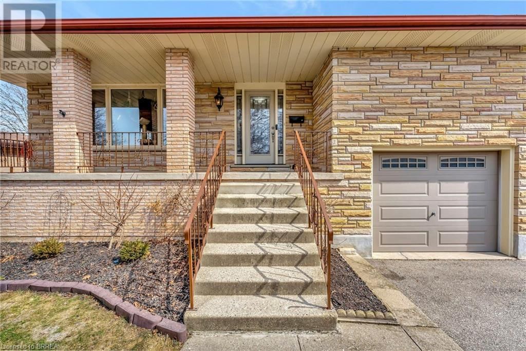 18 SPRUCEHILL DRIVE Image 4