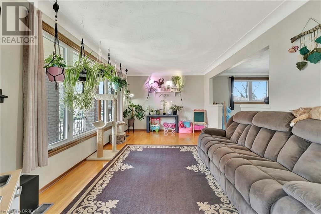 18 SPRUCEHILL DRIVE Image 7
