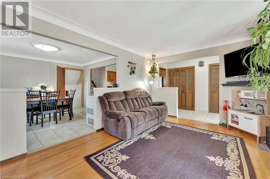 18 SPRUCEHILL DRIVE Image 8