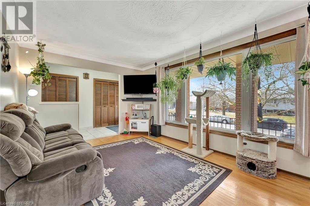 18 SPRUCEHILL DRIVE Image 9