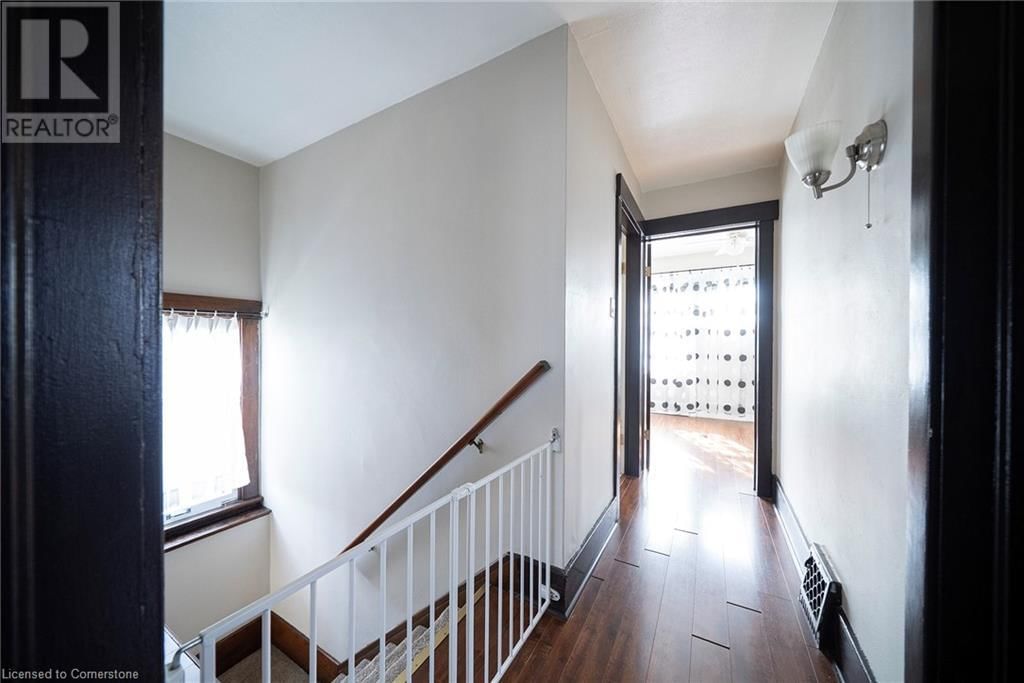 755 COLBORNE STREET EAST Image 14