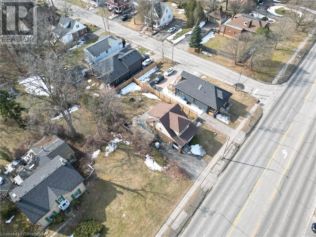 755 COLBORNE STREET EAST Image 3