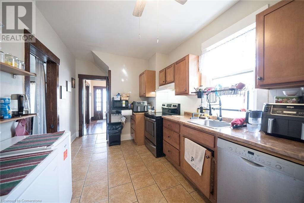755 COLBORNE STREET EAST Image 8