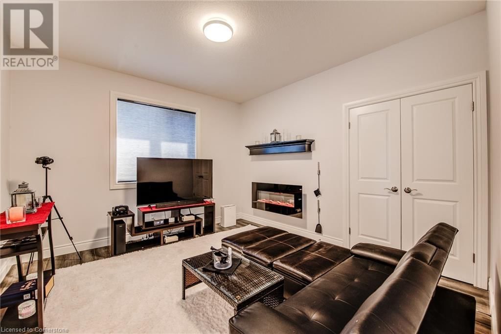 530 KROTZ STREET EAST Image 17