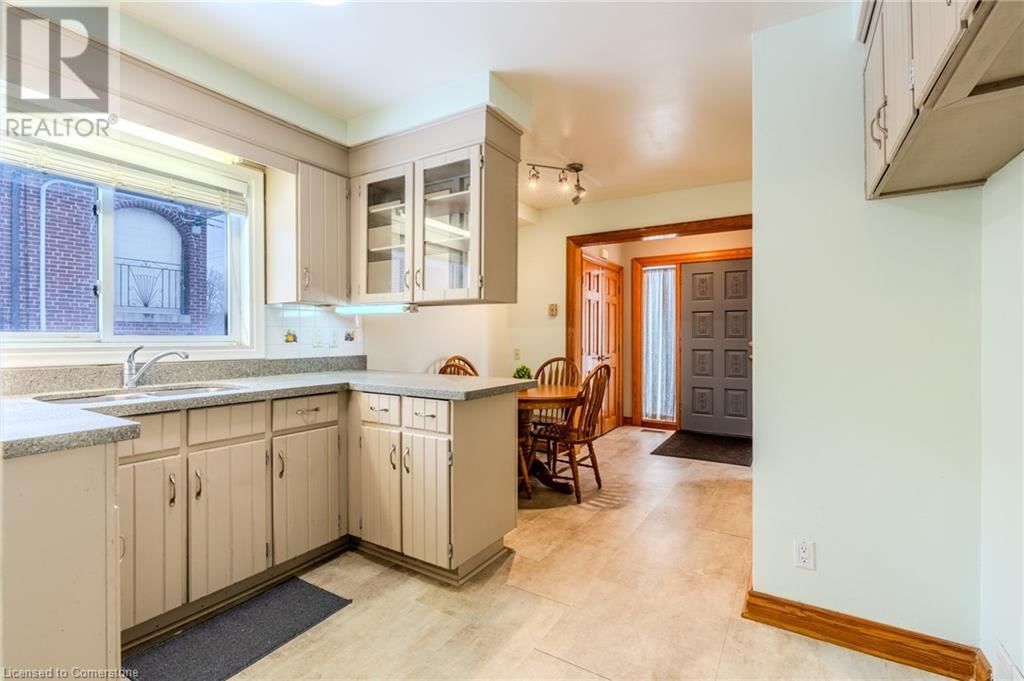 57 APTED AVENUE Image 8